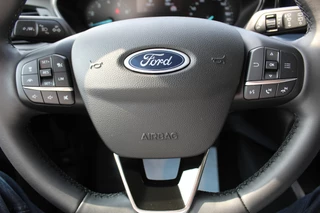 Ford Focus 1500 kg trekgewicht , Climate control , Adap.cruise control Bluetooth , Navigatie - afbeelding nr 14