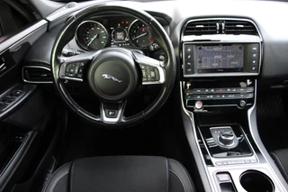 Jaguar XE Jaguar XE 2.0 R-Sport | 200PK | El. Stoelen | Camera | Afneembare trekhaak - afbeelding nr 11
