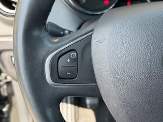 Renault Captur Renault Captur TCe 90 INTENS R-LINK NAVI/LED/PDC/LMV/2-TONE/NL-AUTO/1e EIG. - afbeelding nr 26