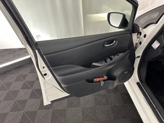 Nissan Leaf (INCL-BTW) Aut.* FULL-LEATHER | FULL-LED | BOSE-SURROUND | ADAPTIVE-CRUISE | SURROUND-VIEW | KEYLESS | NAVI-FULLMAP | BLIND-SPOT | DAB+ | ECC | PDC | COMFORT-SEATS | CARPLAY | 17 