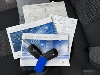 Peugeot 3008 Peugeot 3008 1.2 PureTech Allure Carplay Cruise Pdc Clima Navigatie Goed onderhouden! - afbeelding nr 9
