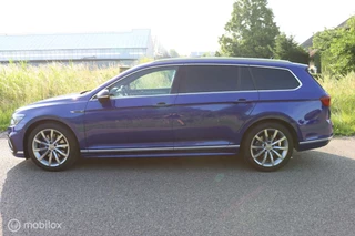 Volkswagen Passat Volkswagen Passat Variant 2.0 TSI 4Motion  / R-Line / Pano - afbeelding nr 40
