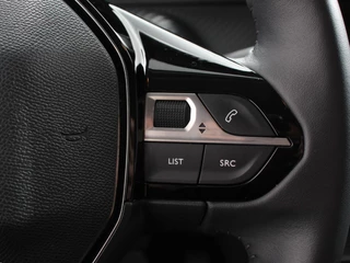 Peugeot 2008 Peugeot 2008 1.2 PureTech Active Pack | Navigatie | Airco | Cruise Control | Led | Parkeer sensoren - afbeelding nr 17