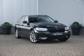 BMW 5 Serie Touring 530e Executive Black Edition 292PK