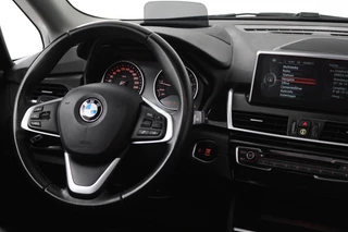 BMW 2 Serie BMW 2-serie Active Tourer 225i xDrive M Sport (PANORAMADAK, TREKHAAK, STOELVERWARMING, HEAD-UP, PARKEERSENSOREN, NAVIGATIE) - afbeelding nr 4