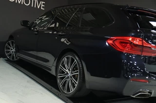 BMW 5 Serie BMW 5-serie Touring 540i xDrive M Sport / PANODAK / CAMERA / HUD / H&K / KEYLESS / 20'' - afbeelding nr 3