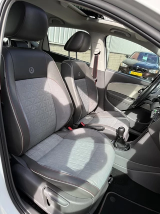 Volkswagen Polo Volkswagen Polo 1.2 TSI Comfortline R|Panorama|Beats|Camera|Stoelverwarming - afbeelding nr 18