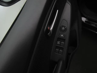 Mazda 2 Mazda 2 1.5 Skyactiv-G Sportive met navigatie : dealer onderhouden - afbeelding nr 41