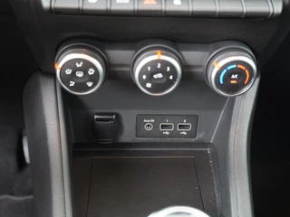 Renault Captur Renault Captur 1.0 TCe 90 Business Zen - Navigatie - Camera - Airco - Cruise control - LM velgen  - LED koplampen - 12 maanden garantie - afbeelding nr 36
