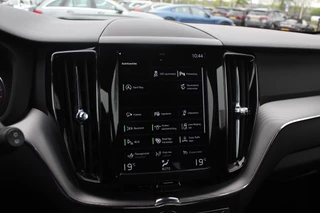 Volvo XC60 Volvo XC60 2.0 T4 R-Design / 360Camera / Leder&Alcantara / 20'' / Navigatie / Dodehoek / DAB / Cruise Control - afbeelding nr 22