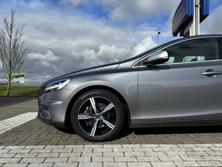 Volvo V40 Volvo V40 2.0 T4 R-Design | Park Assist | Stoelverwarming | Trekhaak | 6-Speed - afbeelding nr 2