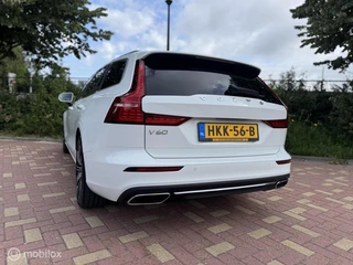 Volvo V60 Volvo V60 2.0 T6 Recharge AWD R-Design / Carplay - afbeelding nr 17
