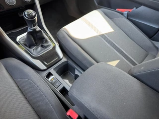 Volkswagen T-Roc Volkswagen T-Roc 1.0 TSI Style Airco/Lichtmetalen velgen/Navi/Apple Carplay - afbeelding nr 30