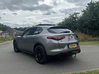 Alfa Romeo Stelvio Alfa Romeo Stelvio 2.0t Q4 Veloce 280pk, pano, 20 inch! - afbeelding nr 26