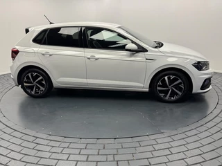 Volkswagen Polo Volkswagen Polo 1.0 TSi R-Line Automaat-Adapt.Cr.contr-Navigatie-Clima-Carplay-Parkeersensoren-Lm16''velgen - afbeelding nr 24