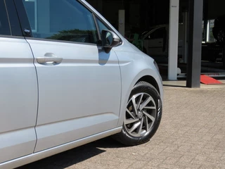 Volkswagen Touran Volkswagen Touran 1.2 TSI CON. SERIES ,,SOUND'' / Camera / Wegklap.haak / Stoelverwarming / - afbeelding nr 25