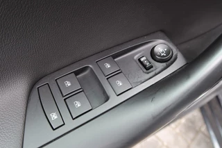 Opel Astra Opel Astra 1.0 Innovation 5drs. Clima, NAVI, Camera, Leder bekl, Stoel/stuurverwarming - afbeelding nr 17