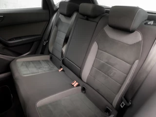 SEAT Ateca 150Pk Automaat (PANORAMADAK, VIRTUAL COCKPIT, APPLE CARPLAY, NAVIGATIE, CLIMATE, 360 CAMERA, GETINT GLAS, SPORTSTOELEN, KEYLESS, PARKEERSENSOREN, NIEUWE APK, NIEUWSTAAT) - afbeelding nr 15