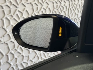 Volkswagen Touran Volkswagen Touran 1.5 TSI 150PK 7P CARPLAY NAVI CAMERA LED ELEK.KLEP VIR.COCKPIT DODE.HOEK DET. STOELVERW KEYLESS 7P 7PERS 09/2024 