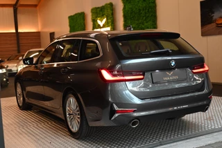 BMW 3 Serie BMW 3-serie Touring 320i High Executive Edition - Adaptive Cruise Control - Memory - Panoramadak - El. Trekhaak - Dashboard Leder - afbeelding nr 19