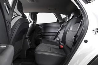 Renault Captur Renault Captur 1.3 TCe 140 PK Intens - Automaat | Cruise | PDC | 360 Camera | App. Connect | ECC | Multi-Sense | LM 18