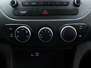 Hyundai i10 Hyundai i10 1.0i Comfort | All Season | Airco | Cruise control - afbeelding nr 30