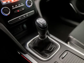 Renault Mégane Estate (APPLE CARPLAY, GROOT NAVI, CAMERA, BOSE AUDIO, LEDER, TREKHAAK, SPORTSTOELEN, KEYLESS, PARKEERSENSOREN, NIEUWE APK, NIEUWSTAAT) - afbeelding nr 10