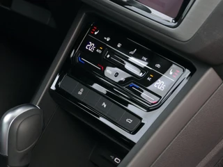 Volkswagen Touran Volkswagen Touran 1.5 TSI 150PK 7P CARPLAY NAVI CAMERA LED ELEK.KLEP VIR.COCKPIT DODE.HOEK DET. STOELVERW KEYLESS 7P 7PERS 11/2024 