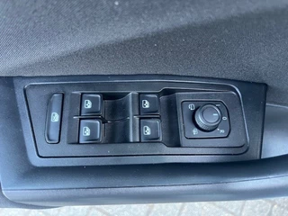 Volkswagen T-Roc Volkswagen T-Roc 1.0TS Life Carplay Navi Clima - afbeelding nr 17
