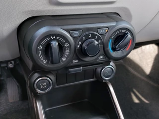 Suzuki Ignis 1.2 90pk Automaat Select | Origineel NL | Navi + Apple Carplay+Android Auto | Airco | Elek.Ramen+Spiegels | Bluetooth Carkit+Streaming | Stoelverwarming | Mistlampen | Privacy Glass | 16''lm - afbeelding nr 17