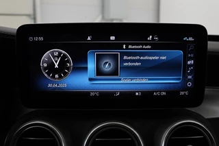 Mercedes-Benz C-Klasse Mercedes-Benz C-klasse 300e AMG | Panoramadak | Stoelverwarming |  360 camera | Trekhaak | Carplay | Dodehoek detectie | Matrix LED | Navigatie | Half leder - afbeelding nr 22
