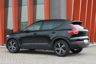 Volvo XC40 Volvo XC40 T3 R-Design | Keyless | Glossy Black - afbeelding nr 3