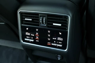 Porsche Cayenne Porsche Cayenne 3.0 E-Hybrid|360 camera|leder|Sportchrono - afbeelding nr 35