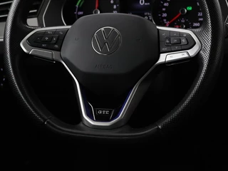 Volkswagen Passat Volkswagen Passat 1.4 TSI GTE | Stoel & stuurverwarming | Camera | Carplay | Trekhaak | Adaptive cruise | Standkachel | Navigatie | Full LED - afbeelding nr 10