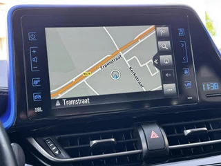 Toyota C-HR Toyota C-HR 1.8 Hybrid Dynamic Adaptive Cruise control Climate control Achteruitrijcamera Parkeersensoren Navigatie - afbeelding nr 32
