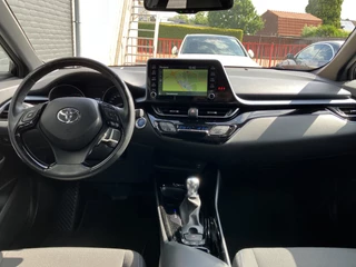 Toyota C-HR Toyota C-HR 1.8 Hybrid Team D AUT. | 1e eigenaar | navigatie | stoel/stuurverw. | camera | carplay | parkeersensoren - afbeelding nr 15