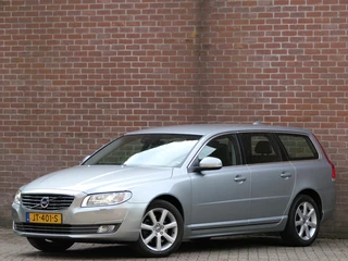 Volvo V70 T4 AUT Polar Navi / Xenon / Trekhaak / Bluetooth
