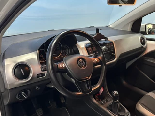 Volkswagen up! Volkswagen Up! 1.0 BMT high up! Clima | Cruise |Navi | Camera | Stoelverwarming | PDC - afbeelding nr 15
