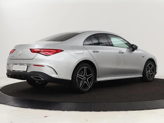 Mercedes-Benz CLA Mercedes-Benz CLA-klasse 250e AMG Night | Stoelverwarming |  Leder/Alcantara | Camera | Widescreen | Navigatie | Full LED | Sportstoelen - afbeelding nr 32