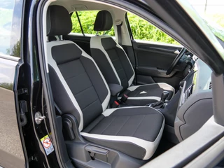 Volkswagen T-Roc Volkswagen T-Roc 1.5 TSI 150PK Automaat Sport | TREKHAAK | CAMERA | CARPLAY | - afbeelding nr 4