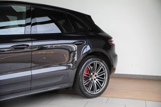 Porsche Macan Porsche Macan 3.6 Turbo|SportDesign|Keyless|CarPlay|BOSE|Carbon|Standkachel|Facelift|Dealer Onderhouden - afbeelding nr 29