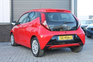 Toyota Aygo Toyota Aygo 1.0 VVT-i x-play - Automaat - All Seasonbanden - afbeelding nr 15