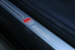 Audi Q3 Audi Q3 35 TFSI / 3x S-Line / 150PK / Automaat / Navi / Matrix LED / Keyless / 19