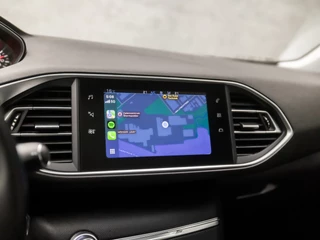 Peugeot 308 (PANORAMADAK, APPLE CARPLAY, GROOT NAVI, PARKEERSENSOREN, SPORTSTOELEN, GETINT GLAS, CRUISE, NIEUWE APK, NIEUWSTAAT) - afbeelding nr 26