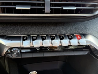 Peugeot 3008 Peugeot 3008 1.2 PureTech Allure 1e Eigenaar,Navi,Pano,Camera,131pk,Cruise,Clima,Trekhaak,Half Leder,Vol Opties,Dealer Onderhouden,Pdc V+A,APK tot 08-2026 - afbeelding nr 19
