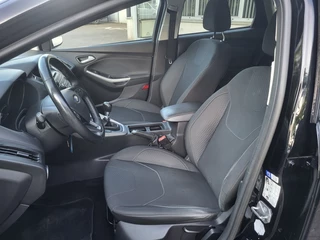 Ford Focus Ford Focus Wagon 1.5 Titanium Edition Eerste eigenaar Automatische airco Stoelver - afbeelding nr 18