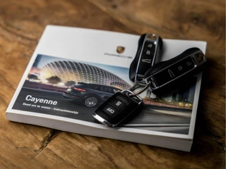Porsche Cayenne Porsche Cayenne 3.0 340Pk (PANORAMADAK, APPLE CARPLAY, GROOT NAVI, LUCHTVERING, SPORTCHRONO, ADAPTIVE CRUISE, MEMORY SEATS, 360 CAMERA, GETINT GLAS, NIEUWSTAAT) - afbeelding nr 17