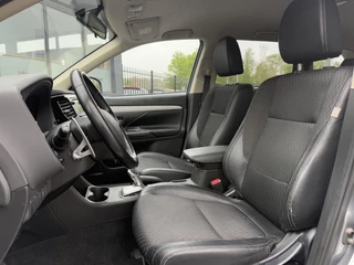 Mitsubishi Outlander Mitsubishi Outlander 2.0 PHEV Business Edition 2e Eigenaar,Navi,Clima,Cruise,Camera,Trekhaak,Dealer Onderhouden,N.A.P,Nieuwe APK Bij Aflevering - afbeelding nr 6