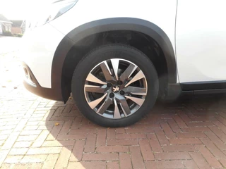 Peugeot 2008 Peugeot 2008 1.2 PureTech 110 Allure EAT8 AUTOMAAT+PARELMOER LAK+ECC+NAVI - afbeelding nr 11