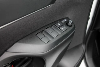 Toyota Yaris Cross Toyota Yaris Cross 1.5 Hybrid 130 Team Player - 93 pk **Carplay / Camera / ACC - afbeelding nr 25